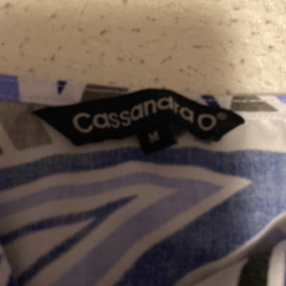 Blue patterned womens medium scrub top - Picture 2 of 2